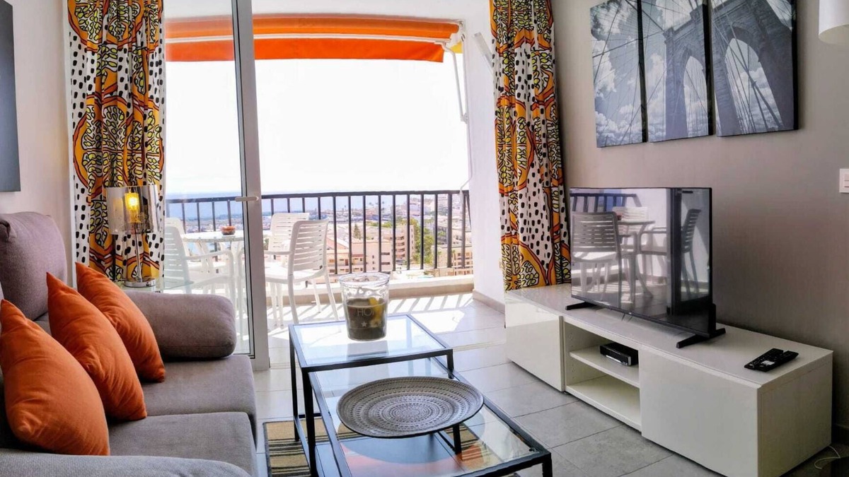 Los Cristianos Apartment | 5 minutes from the beach :Apartment "Orange Trees panoramic sea view