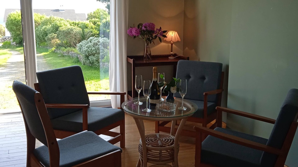 Roundstone Cottage | 5 minutes from the beach quiet house with every room opening onto the garden