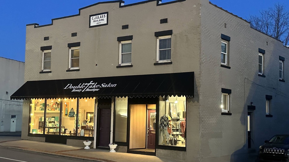 Williamstown Apartment | 5 minutes from the Ark! Pet friendly