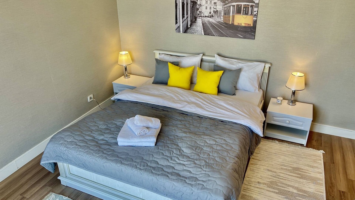 Almaty Apartment | 5 minutes to largest shopping center in Almaty! Best Place