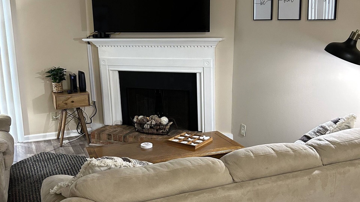 Smyrna House | 5 Minutes to The Battery Atlanta. Fully furnished family-sized Townhome