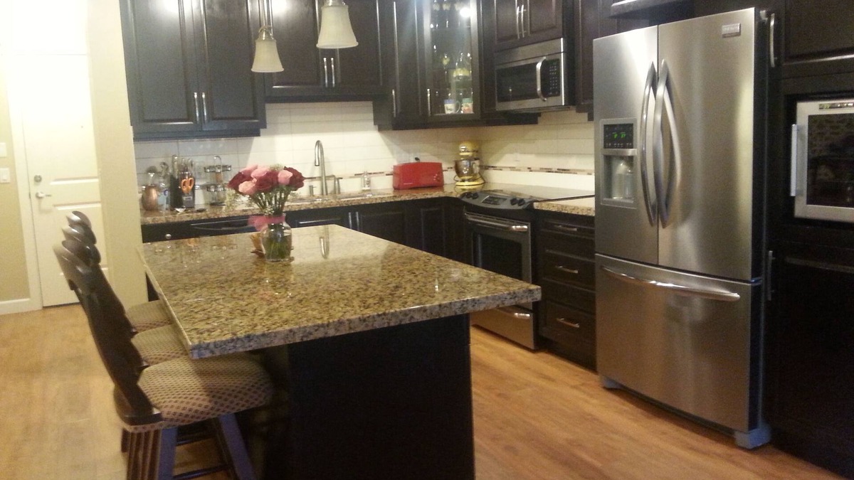 Yorkson Condo | 5 minutes to the Langley Event Center, Freeway, Shopping and Restaurants