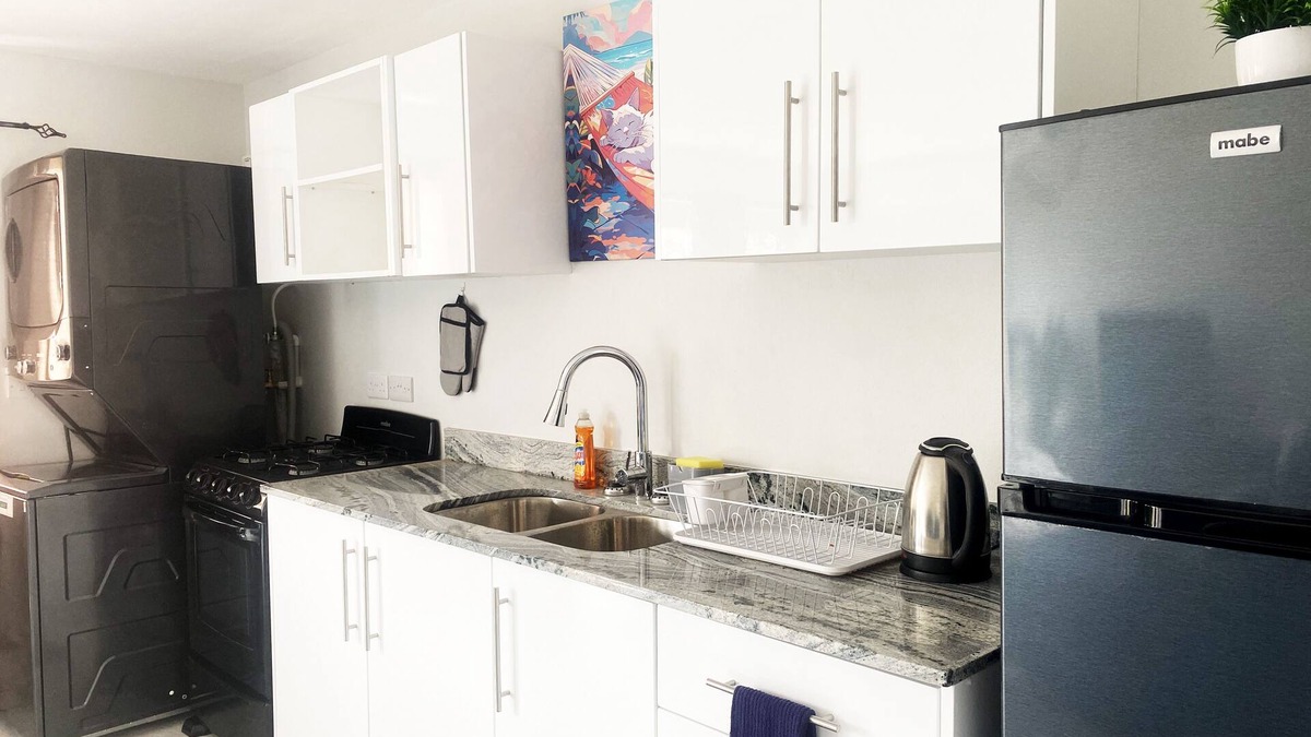 Corinthe House | 5 minutes to the night life and more! Entire rental unit in Corinth, Saint Lucia