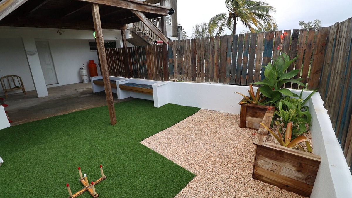 Crocus Hill Apartment | 5 minutes to the valley & Crocus Bay! condo with a beautiful private courtyard.