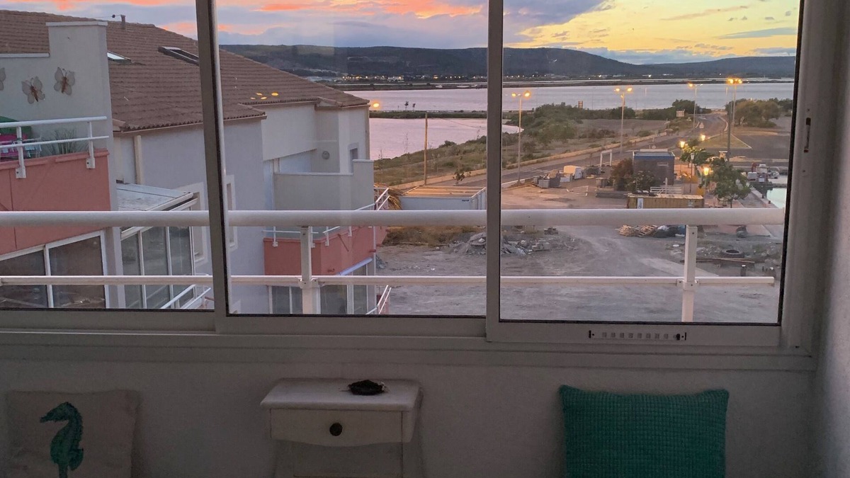 Frontignan Apartment | 5 mns walk from the beach with beautiful view of the port and ponds