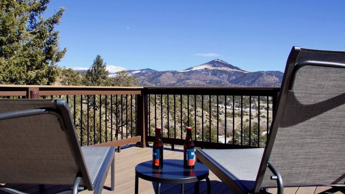 Florissant House | 5★ Mountain View Ranch & Equine Retreat