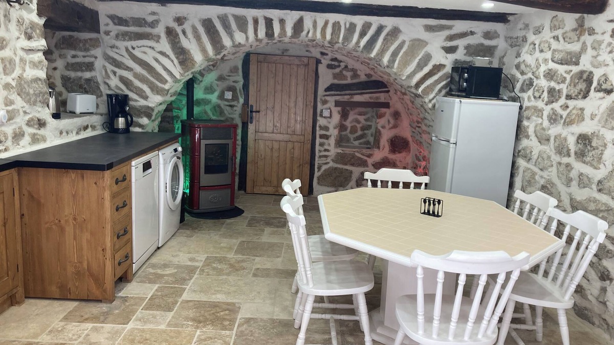 Beaumont House | 5-person gite in character Ardèche house