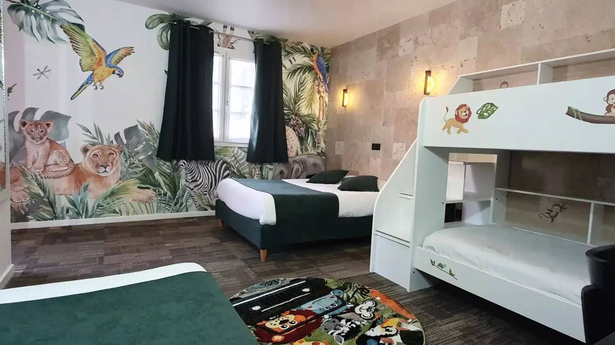 Arbigny Apartment | 5-person Safari room