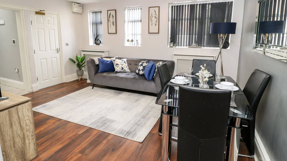 Wakefield Apartment | 5, ST JOHN'S NORTH APARTMENTS, romantic, with a garden in Wakefield