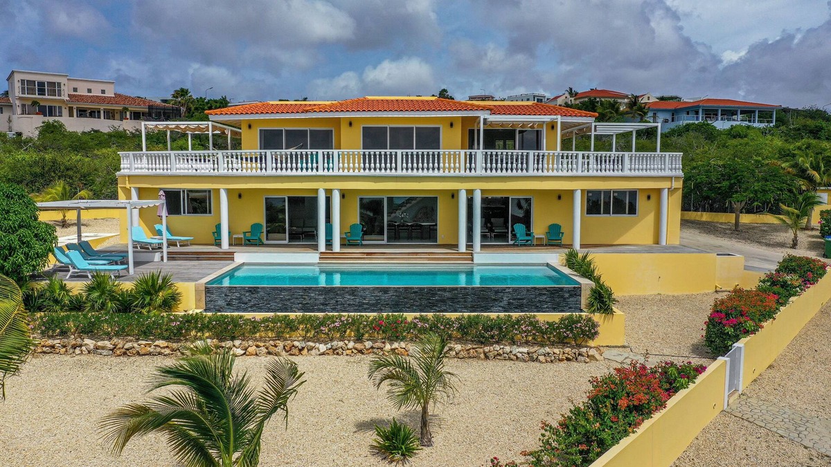 Sabadeco Villa | 5 Star Accommodations!