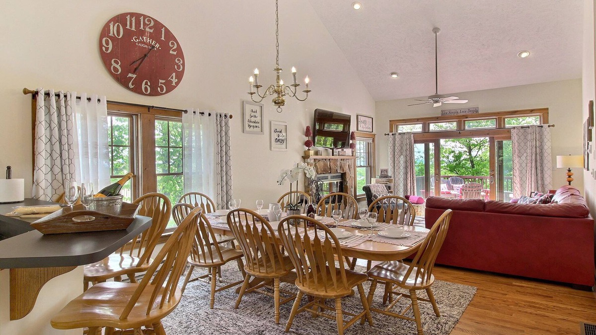 Tannersville House | 5 STAR!AUGUST SPECIAL, 4 Bed/4 Bath/Hot Tub/Full Bsmnt/Game Rm