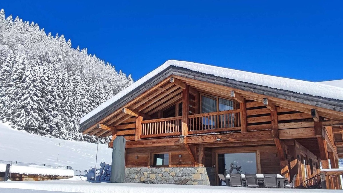 Saint-Jean-de-Sixt Ski Chalet | 5-star chalet with home cinema