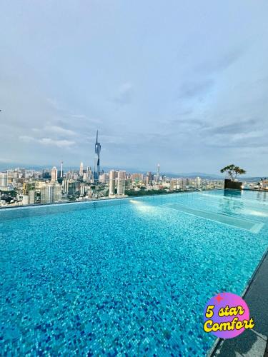 Brickfields House | 5 Star Comfort Riveria City KL Sentral 4 pax infinity pool