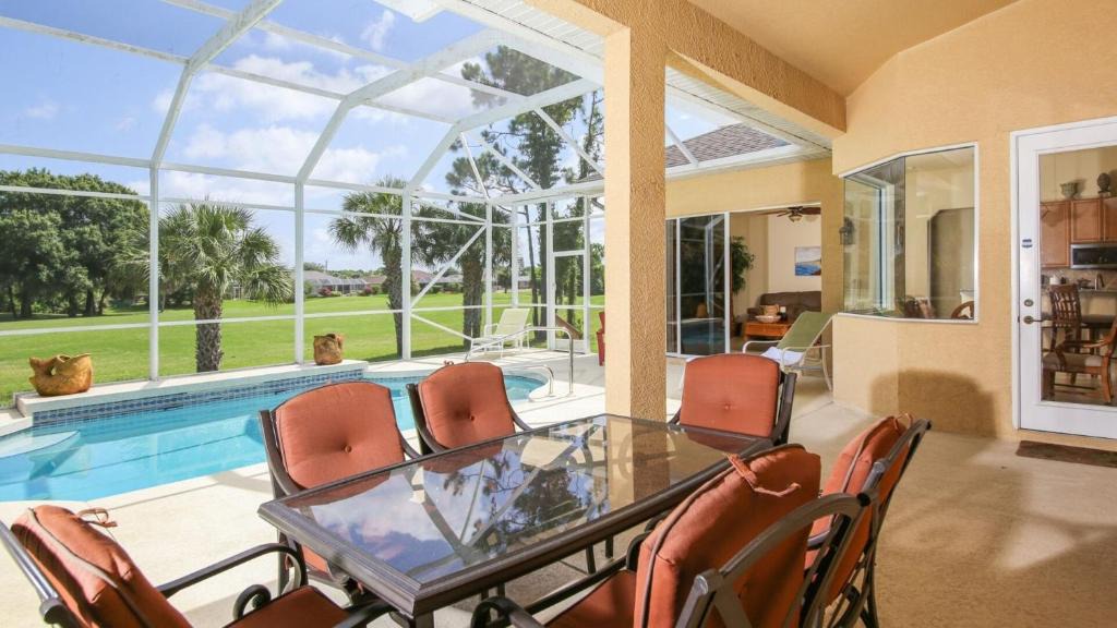 Long Meadow Villa | 5 Star Condo on Charlotte Harbor, Charlotte County Condo 1007