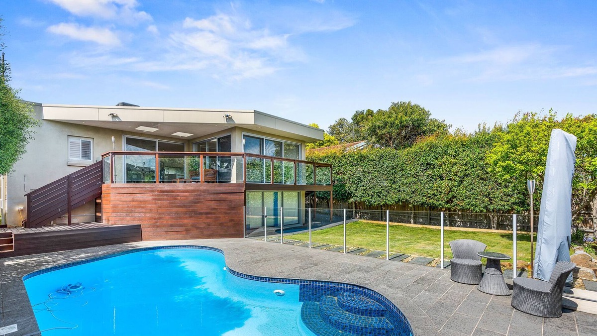 Ashwood House | 5 Star Family Resort with pool