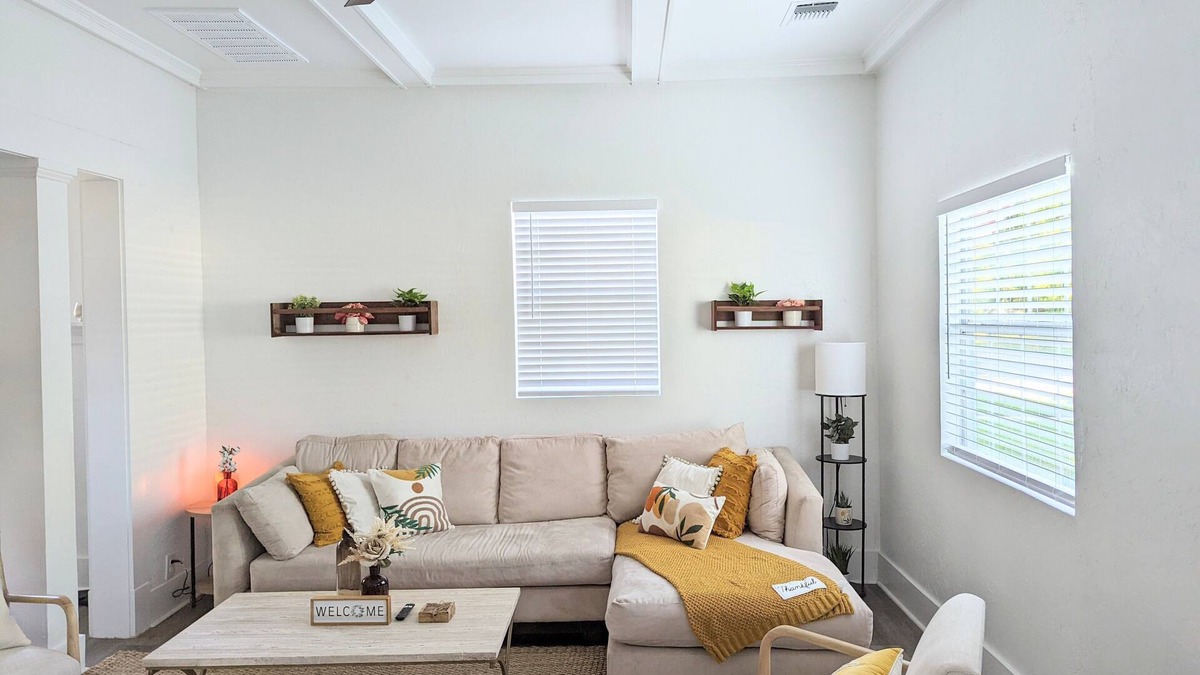 Durant House | 5 Star Historic Home - 2BR/3rd Loft - 3mi to Casino