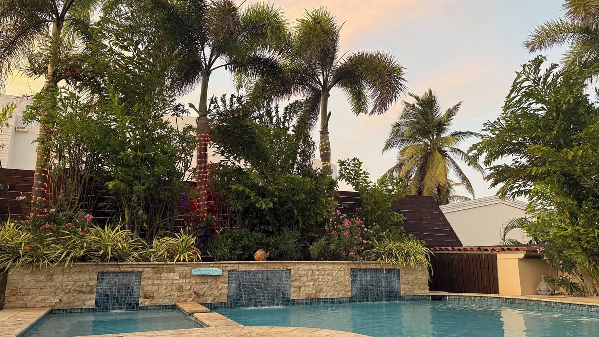 Palm Beach House | 5 STAR Luxury Private Home with salt water pool near beach and restaurants