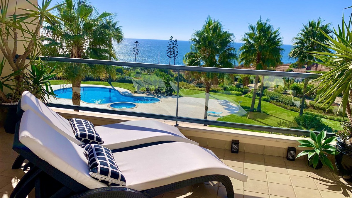 Porto de Mos Apartment | 5* STAR OCEAN VIEW - BEACHSIDE APARTMENT - 2 Pools, Sauna, Jacuzzi Hot Tub, Gym