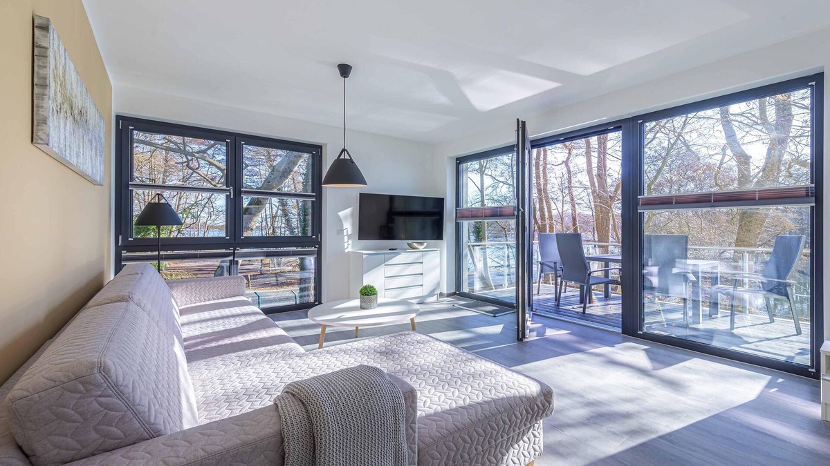 Krakow am See Apartment | 5-star vacation apartment with balcony and view of Lake Krakow