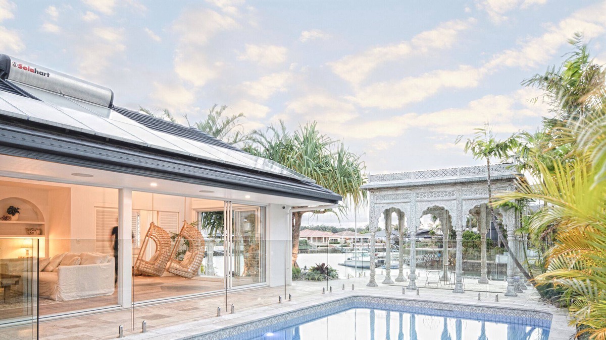 Runaway Bay Villa | 5 Star Villa with First Class Amenities, Queensland Villa 1039