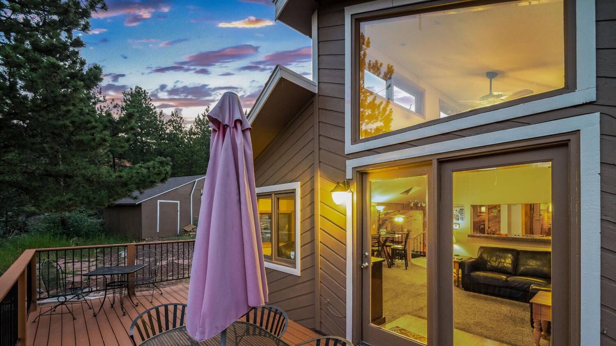 Coal Creek Cabin | 5 Star Western Cabin Golden, Boulder, Nederland, Skiing, Newly updated