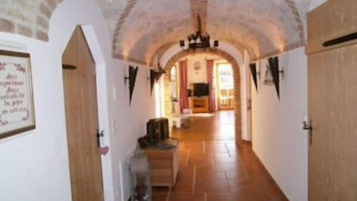 Luft Condo | 5 Sterne Ferienwohnung "franz" mit Traumhafter Aussicht & Pool von Apr-nov