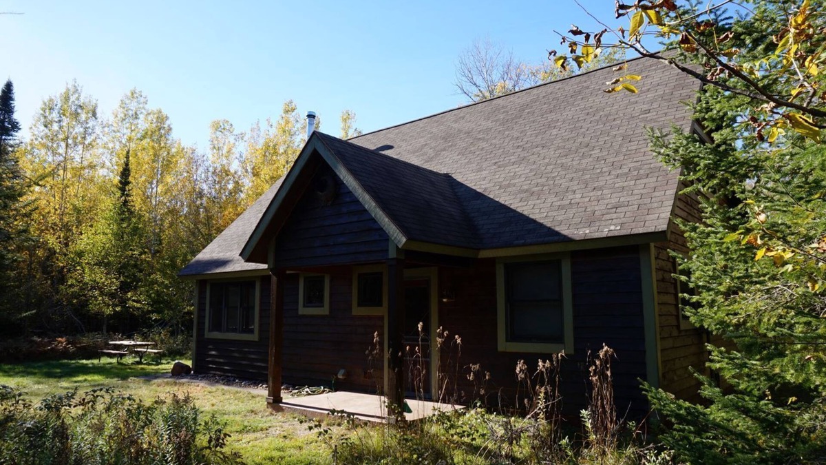 La Pointe Cabin | 50 Acres Private Cabin Nestled in the Woods