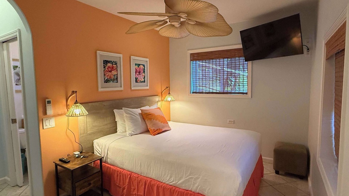 Kahana Bed & Breakfast | 50% Off! Bed & Breakfast Steps from the Beach with AC