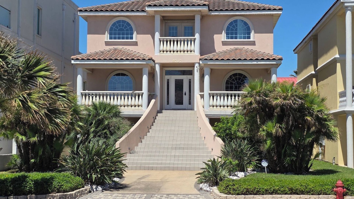 South Padre Island House | 50% off! SpaceX Business? 3500sqft Luxury, 4 Bedrooms/4 ensuite baths+Elevator!