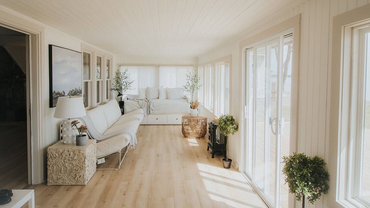 Wainfleet Villa | 5000 sqft Beach House With Private Beach, Fireplaces, Hot Tub, Peloton Gym