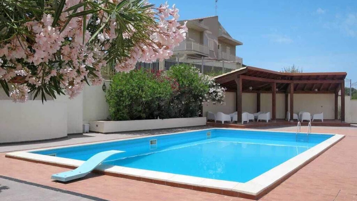Realmonte Apartment | 500m from the Scala dei Turchi beach!Apt with pool & veranda overlooking the sea