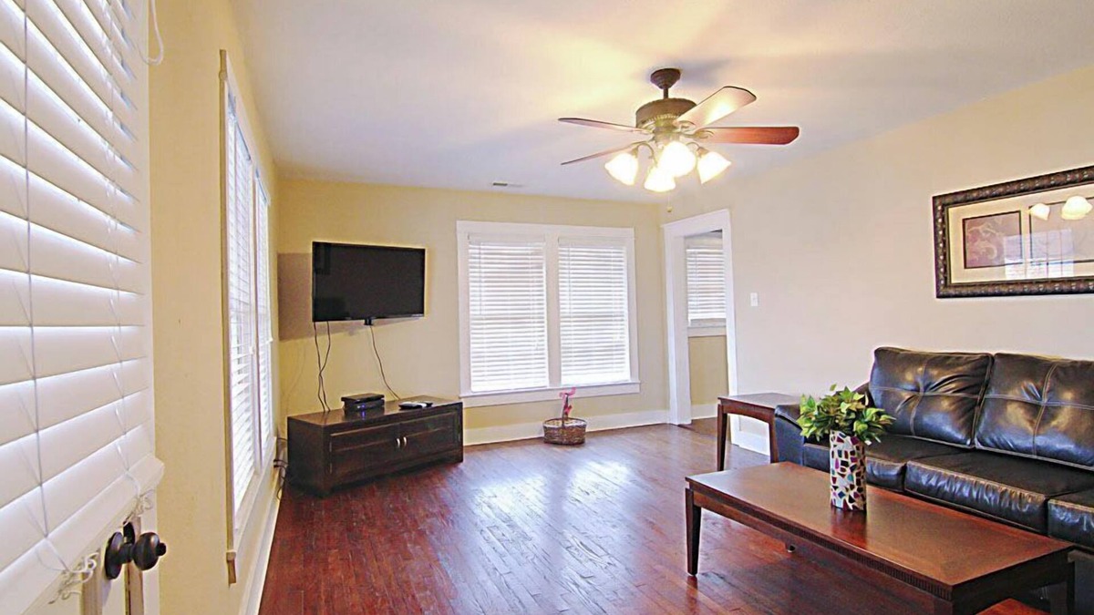 Florence Condo | 501#B - Spacious downtown Shoals Condo Suite
