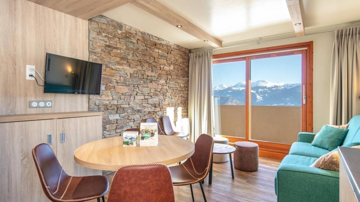 Doucy-Combelouviere Apartment | 50m from resort center, balcony, parking, tv, ski locker, 40m², Valmorel
