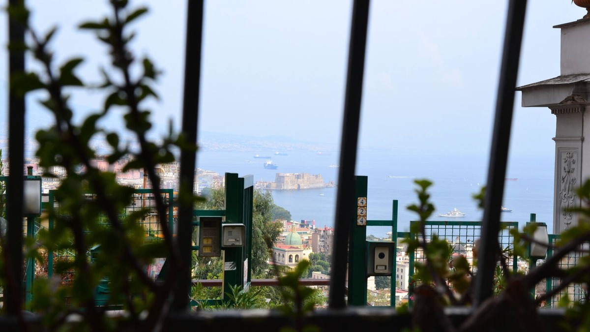 Naples House | 50sqm apartment between Vomero, Chiaia and Posillipo