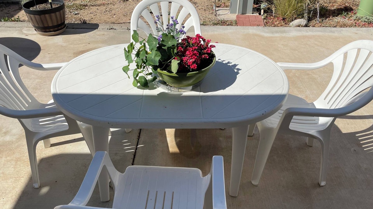 Yuma House | 55+ Light and bright in active resort. Many amenities