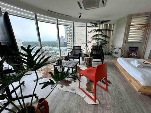 Downtown Apartment | 55-SQM The Urban Cabin in Poblacion Makati