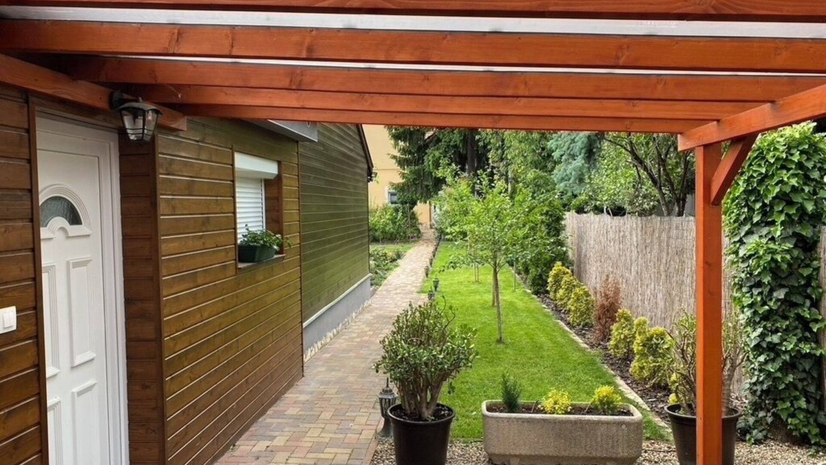 Istvantelek House | 55m2 house with terrace near the heart of Budapest, ideal for relaxing