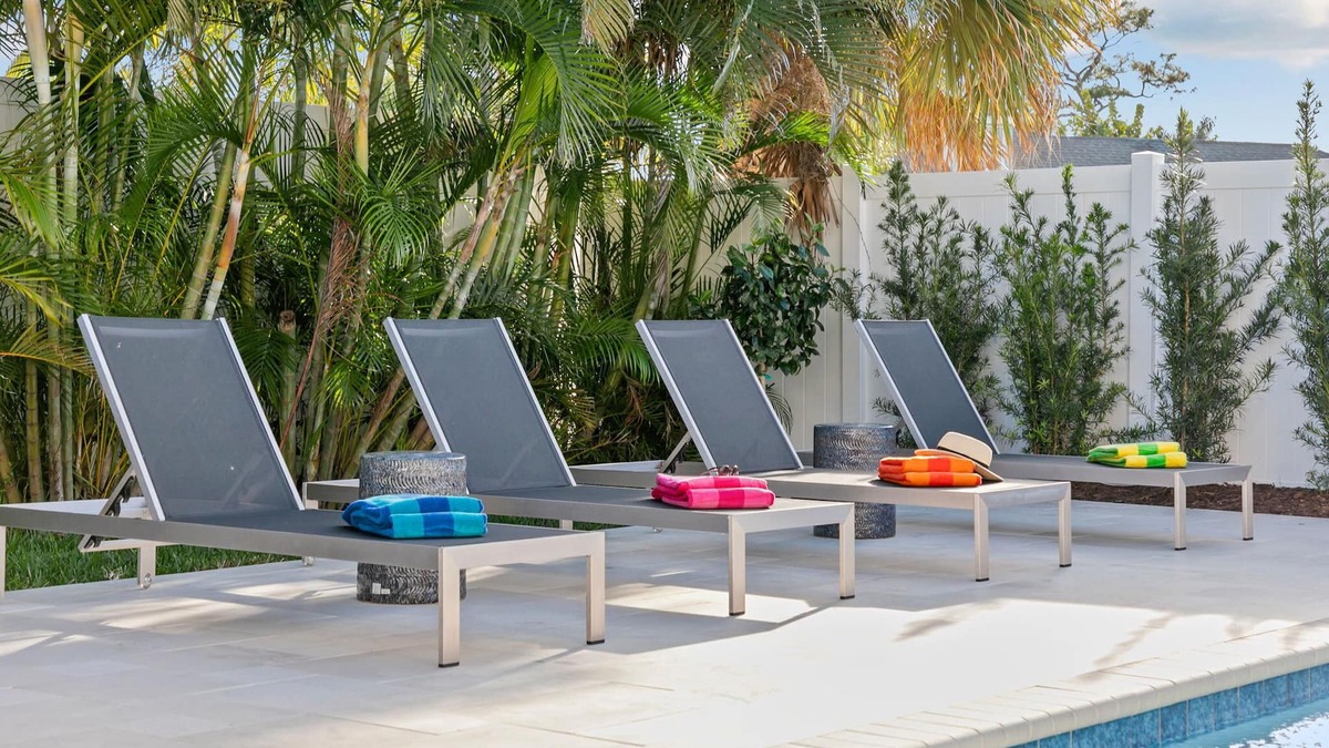 Naples Park House | 560 Perfectly Situated · Walk 2 Beaches & The Ritz