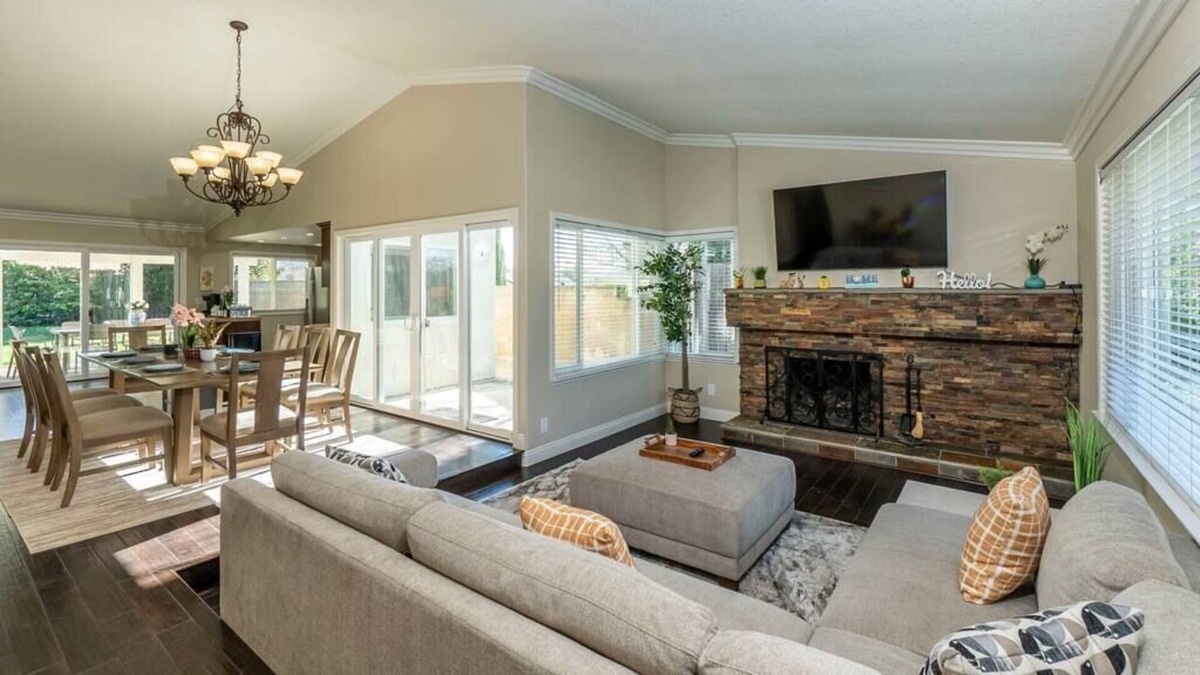 Yorba Linda House | 5B2B Home in quiet Neighborhood