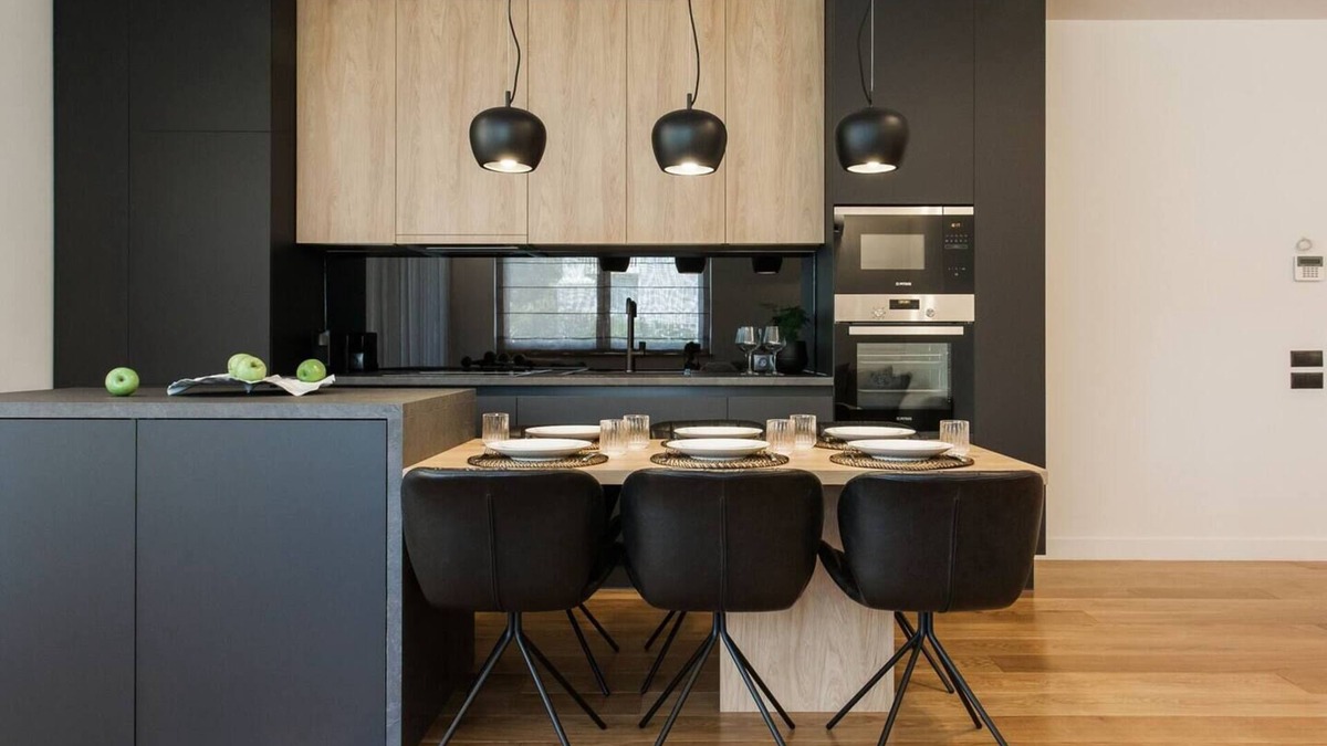 Glyfada Apartment | 5BD 2 Level Beachfront Luxury Apt by the Olon