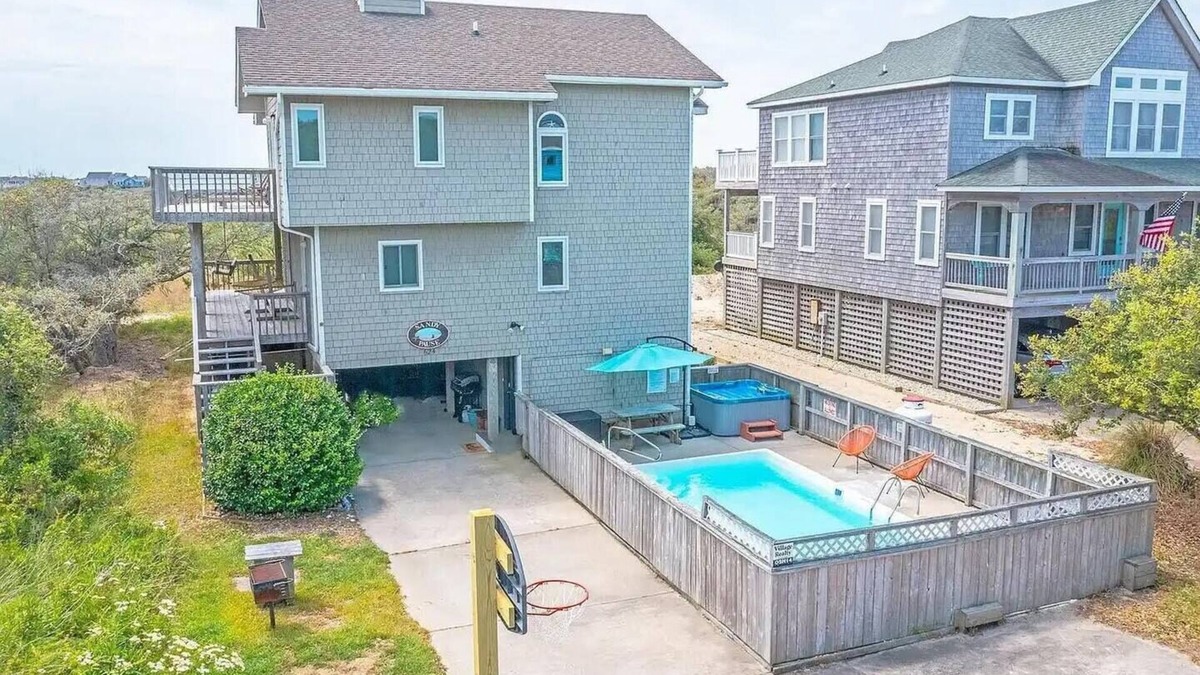 Ocean Sands House | 5bd/4bath short walk to beach with jacuzzi room/hot tub/private pool, ping pong