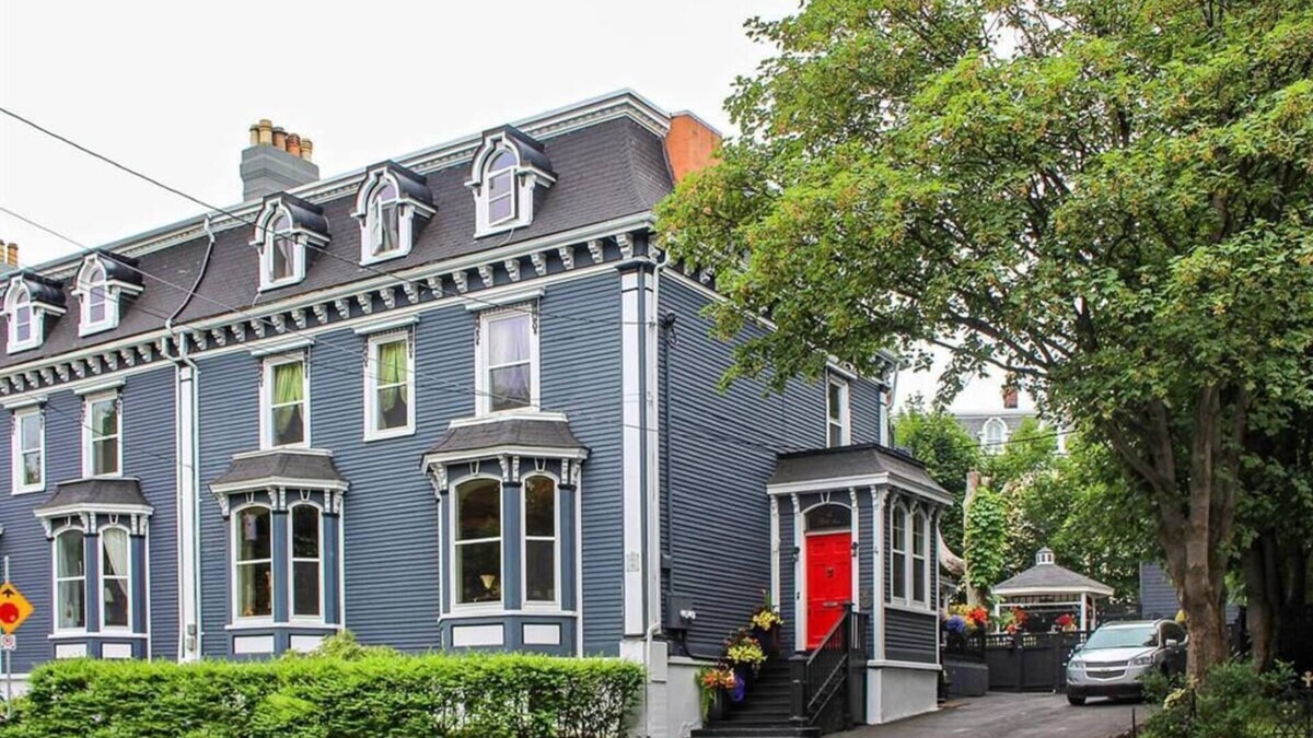 Downtown St. John's House | 5Bd Heritage Dream Home in Downtown's heart!