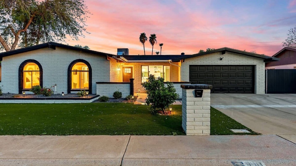 Chandler House | 5BD|Pool|Game Room & Casita For Family Fun