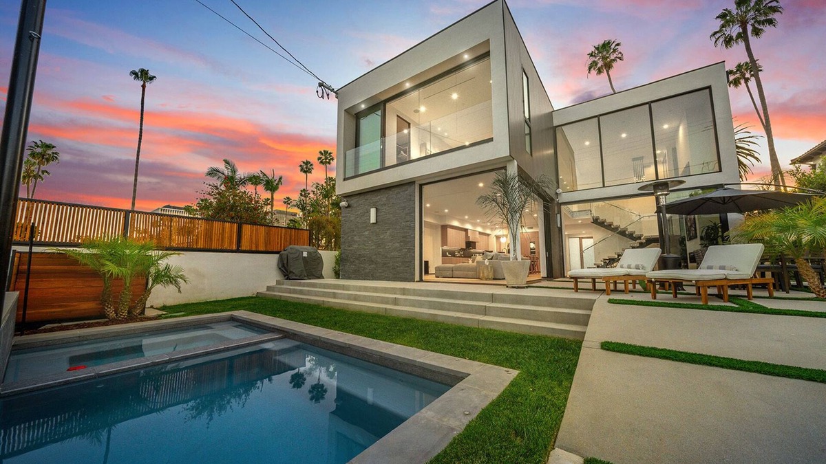 Beverly Hills Villa | 5BDR LUXURY DOHENY VILLA!