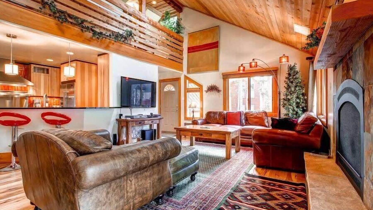 Warrior's Mark West House | 5BDR Ski-In/Out Escape | Hot Tub & Game Room