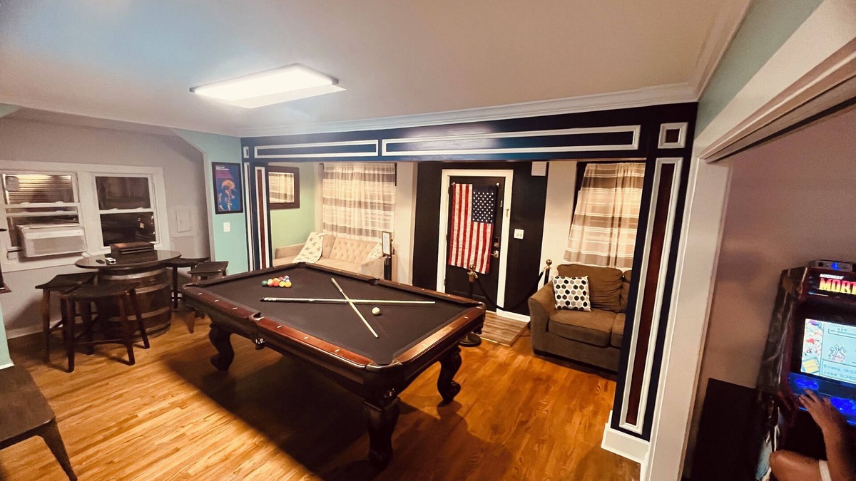 Keansburg House | 5Bedroom by Beach-Amusement park-Jacuzzi-Pool table-poker room, Arcade,3king bed