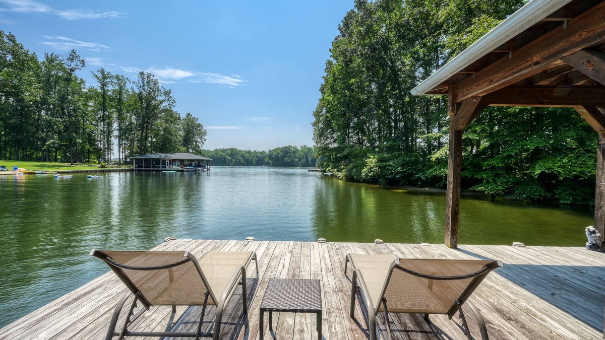 Mineral House | 5BR, 4.5BA w/lrg dock, internet up to 1 gigabit, beds made prior to arrival.