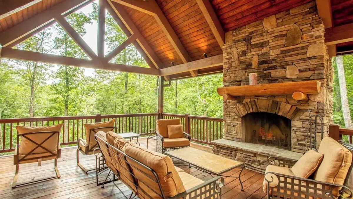 Blowing Rock Cabin | 5BR, 4000 sq ft Luxury Cabin w/Covered Fireplace, Private Community access!