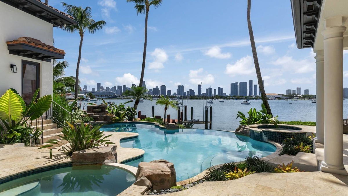 Seybold House | 5BR/5.5BTH Miami Waterfront Villa w/Pool