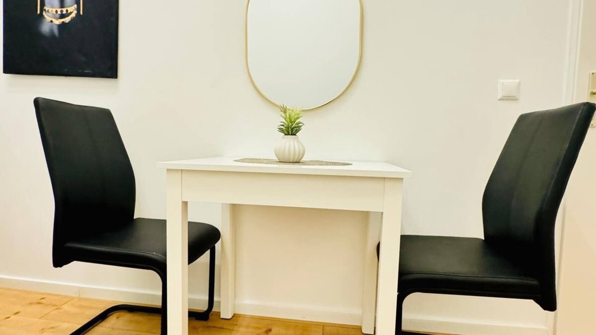 Liesing Apartment | 5BR Apartment Near Kaufpark Alterlaa